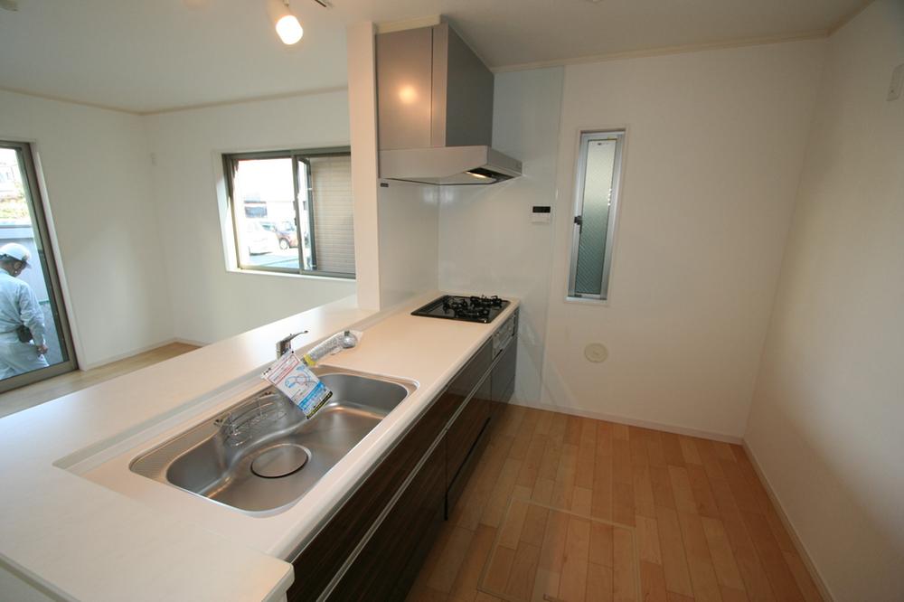 Kitchen. Indoor (11 May 2013) Shooting