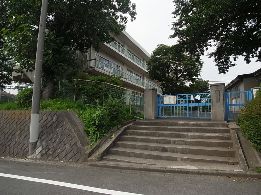 Primary school. 493m until Machida Municipal Machida fourth elementary school (elementary school)