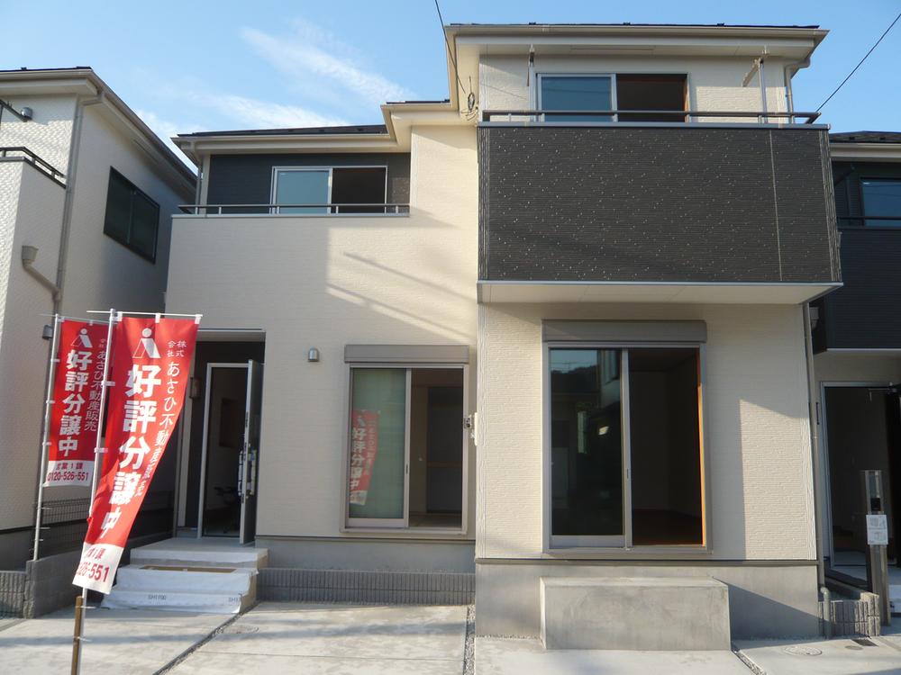 Local appearance photo. Shooting Building 2