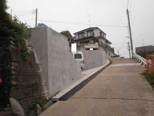 Local photos, including front road. Frontal road