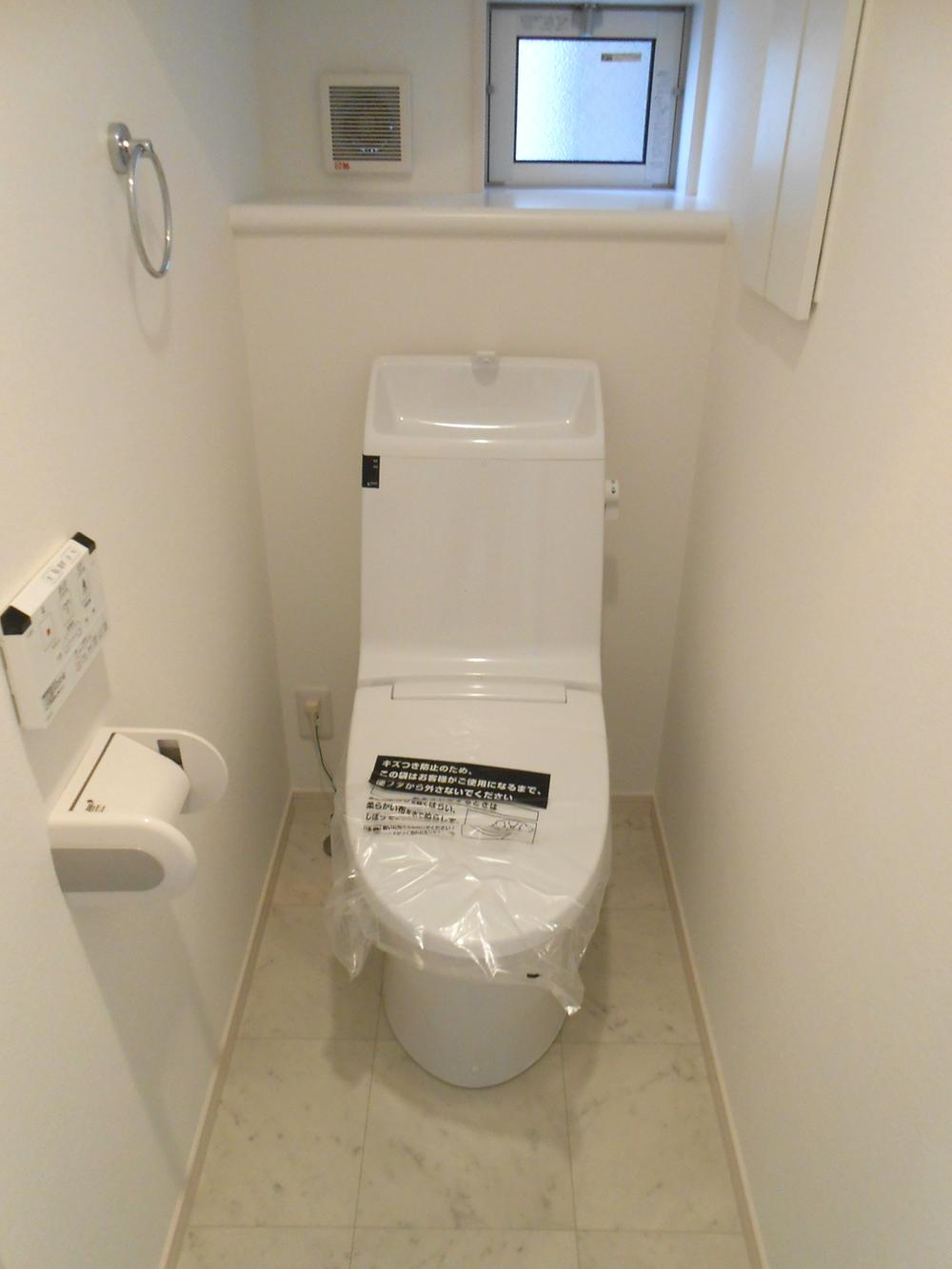 Toilet. Indoor (July 2013) Shooting