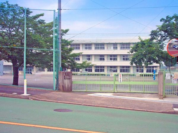 Primary school. Kanai to elementary school 940m