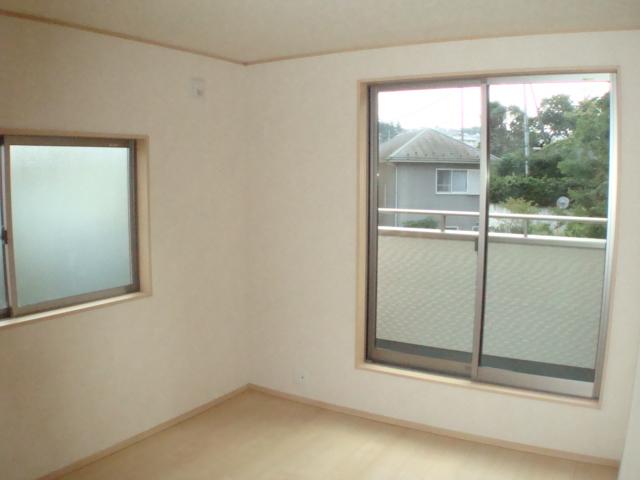 Non-living room. Local (September 2013) Shooting