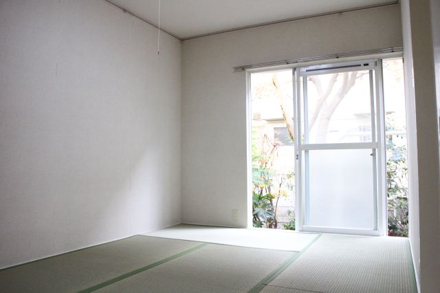 Living and room. It will calm the Japanese-style room