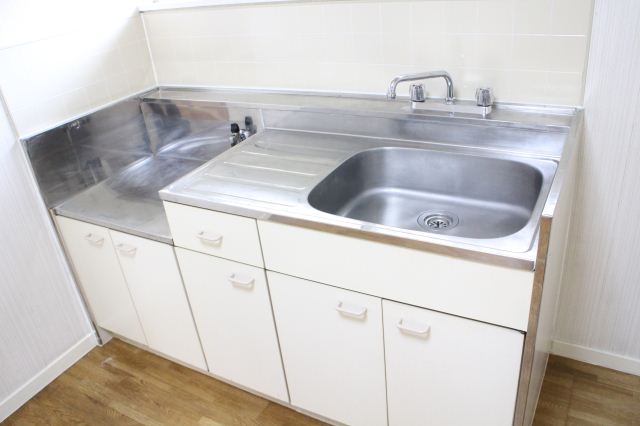 Kitchen. Gas stove can be installed