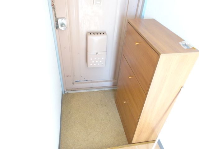 Entrance. ◆ Calm entrance ◆