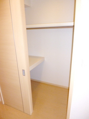 Receipt. Popular walk-in closet