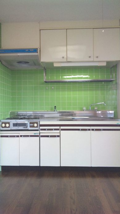 Kitchen. You can enjoy dishes in two-burner stove