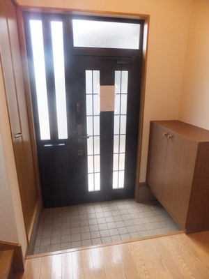 Entrance. Entrance is wide