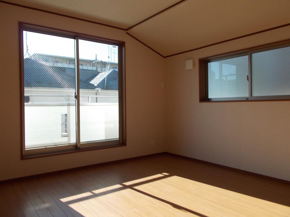 Non-living room. Indoor (12 May 2013) Shooting