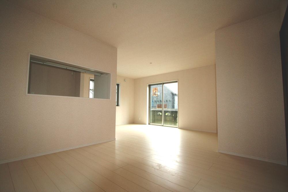 Same specifications photos (living). Same specifications