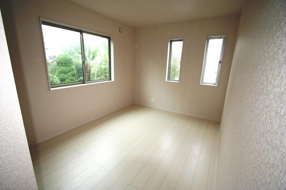 Same specifications photos (Other introspection). Same specifications