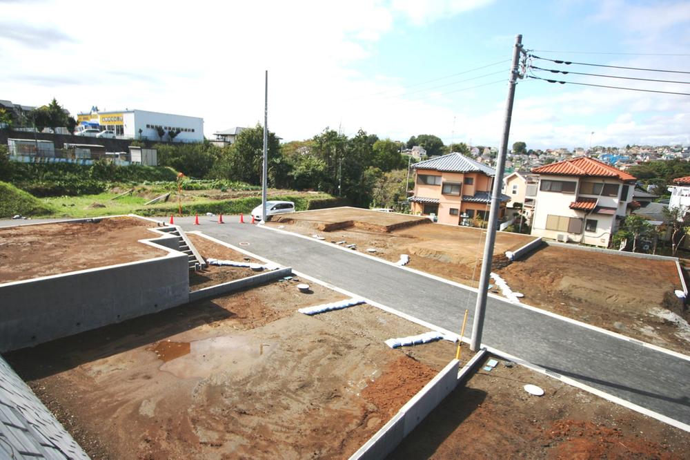 Local photos, including front road. Local (10 May 2013) Shooting