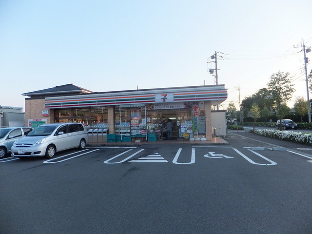 Convenience store. 1000m to Seven-Eleven (convenience store)