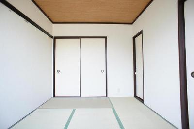 Living and room. 6 Pledge of Japanese-style room, Good even if I use in the bedroom. Also good to sleep grounder!