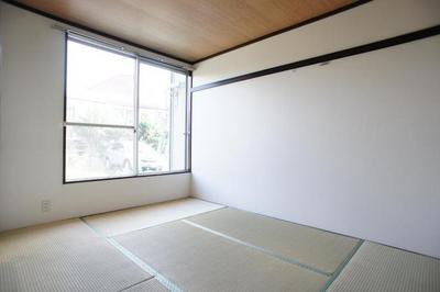 Living and room. Soothing Japanese-style room, It is also ideal for raising children