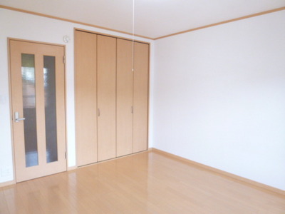 Living and room. At any time clean luggage in storage rooms