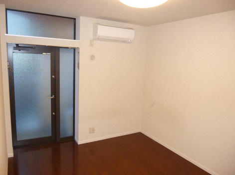 Living and room. Reference room photo