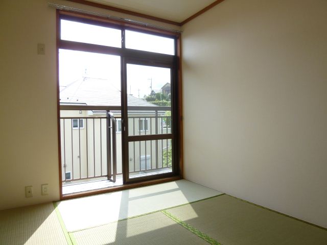 Living and room. If the roll, To still tatami.