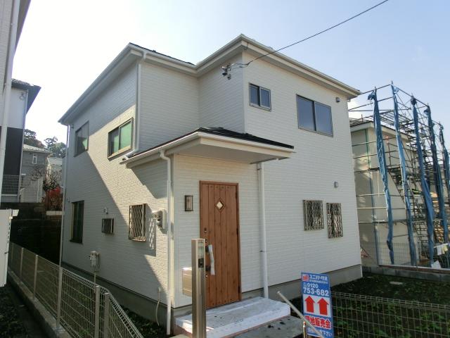 Local appearance photo. 1 Building