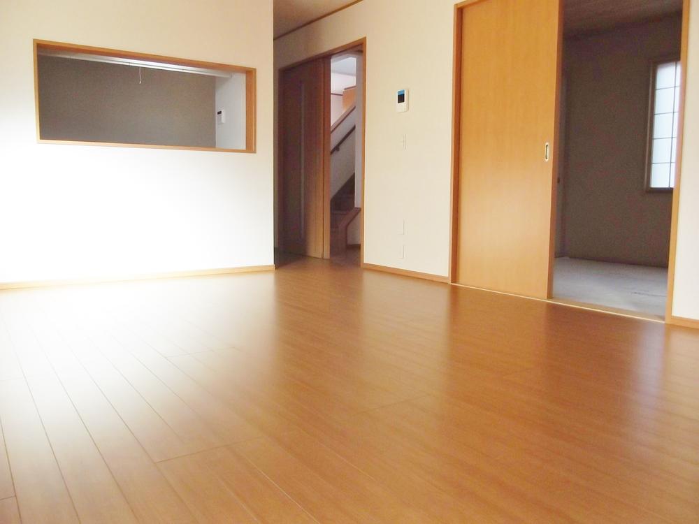 Living. Indoor (12 May 2013) Shooting Equipped with settle Japanese-style room is next to the living room ☆