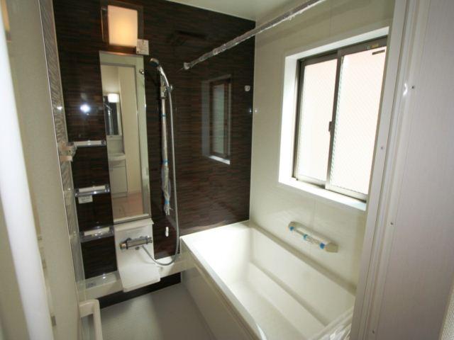Same specifications photo (bathroom)