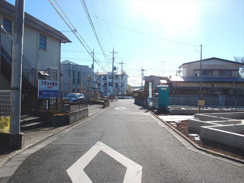 Local photos, including front road. Local (12 May 2013) Shooting