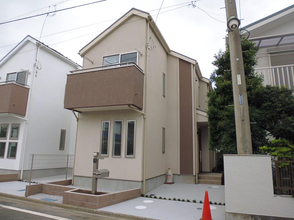 Local appearance photo. C Building