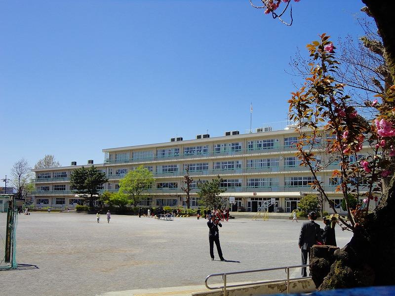 Primary school. 2988m to Machida fourth elementary school (elementary school)