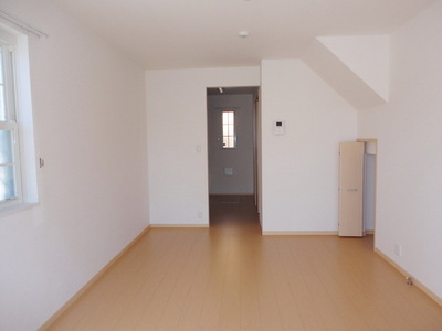 Living and room.  ☆  Clean room  ☆ 