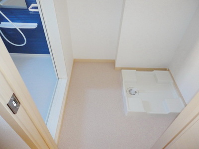 Washroom.  ☆  Indoor Laundry Storage  ☆ 