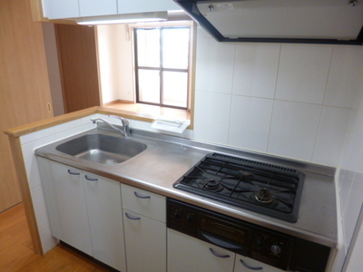 Kitchen.  ☆ With a three-necked grill ☆ System kitchen ☆ 
