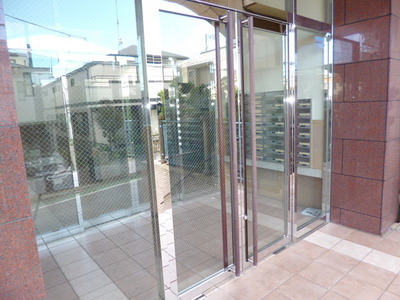 Entrance.  ☆  Auto-lock of peace of mind  ☆ 