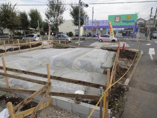 Local appearance photo. 5 Building