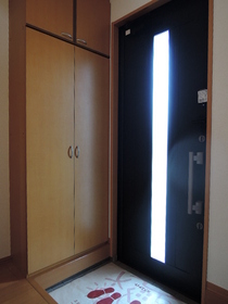 Entrance. There cupboard