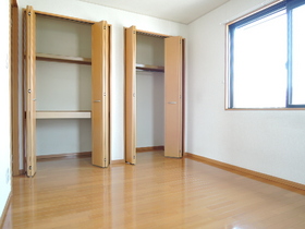 Living and room. North Western-style 6 Pledge