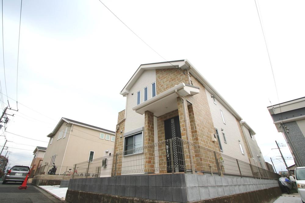 Local appearance photo. Local (11 May 2013) Shooting