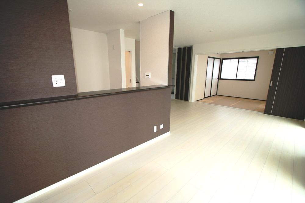 Living. Local (11 May 2013) Shooting