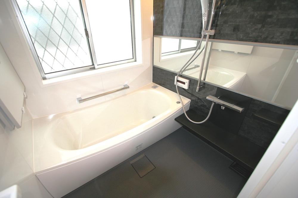 Bathroom. Local (11 May 2013) Shooting