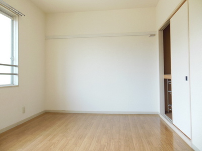 Living and room. It is a beautiful room