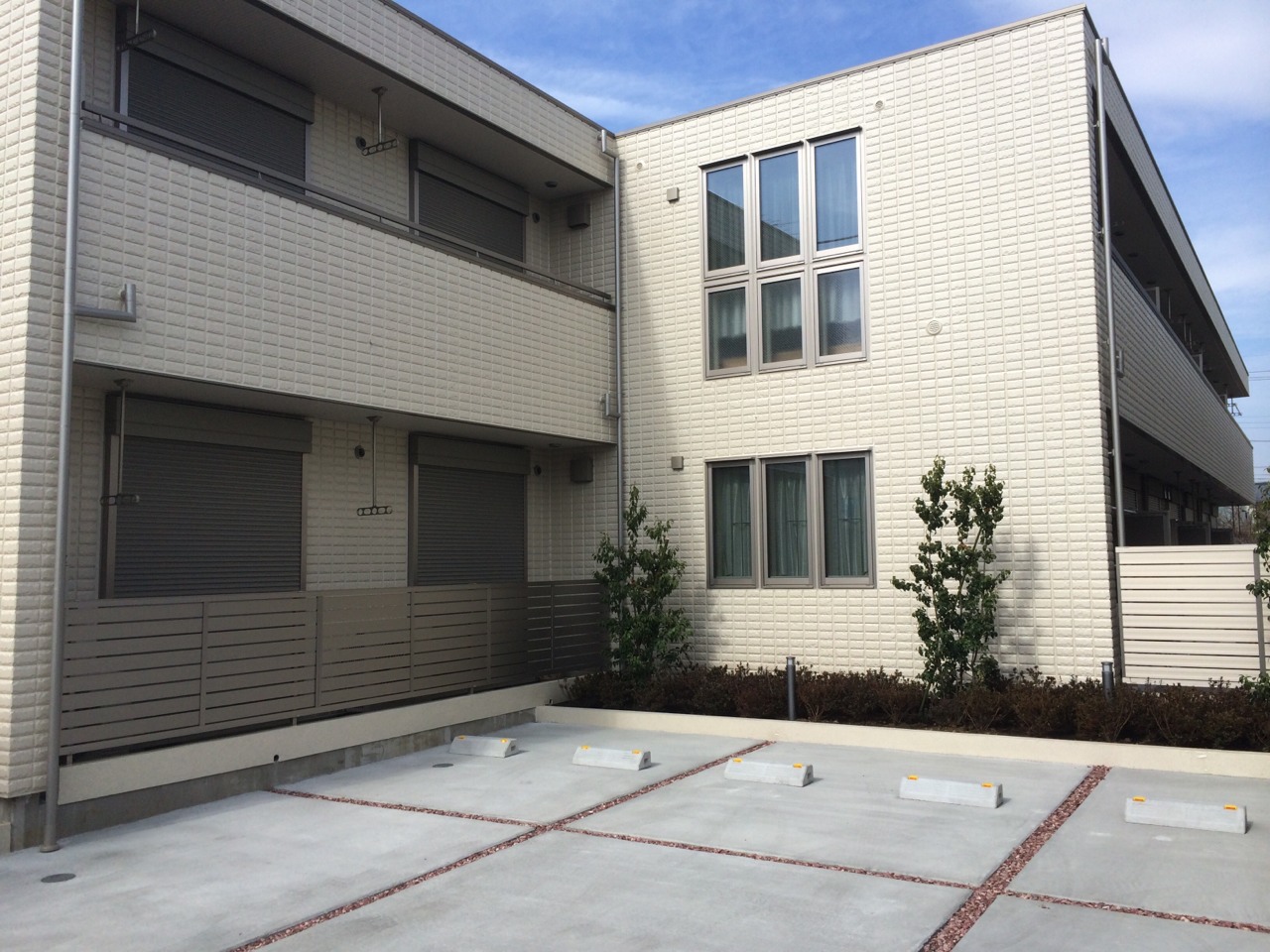 Building appearance. Asahi Kasei Hastings Belle Maison