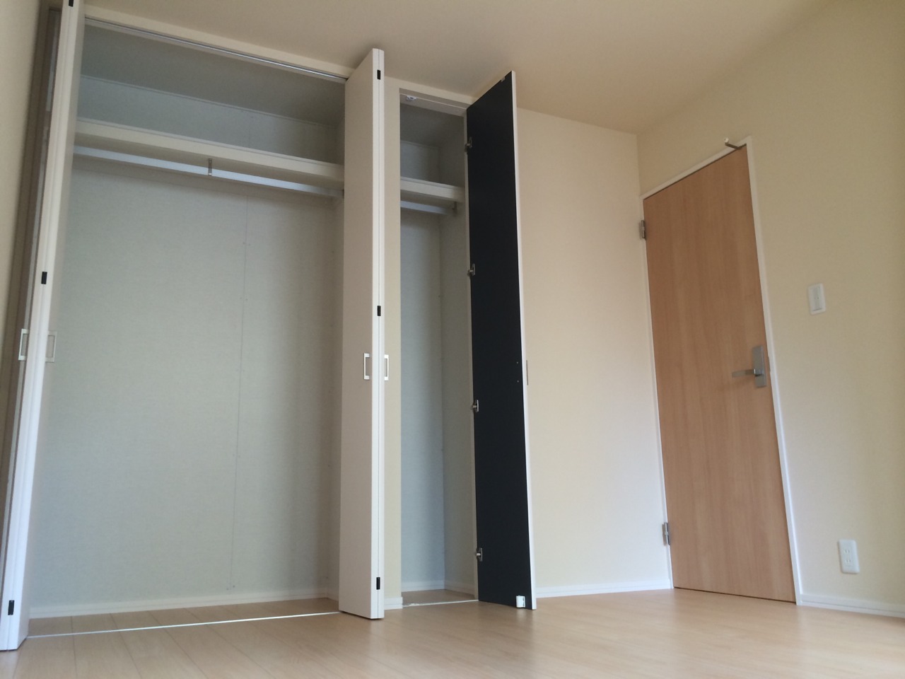 Receipt. Other There is also a walk-in