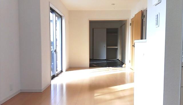 Living. (December 2013) Shooting