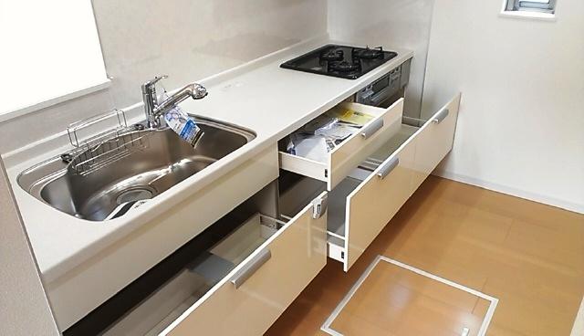 Kitchen. (December 2013) Shooting