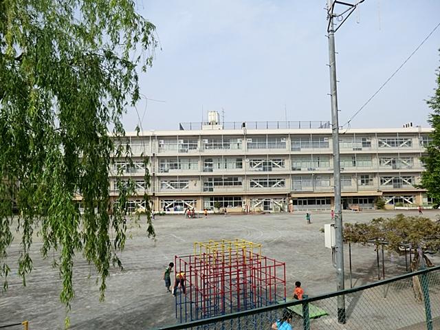 Primary school. Machida Municipal Fujinodai 400m up to elementary school