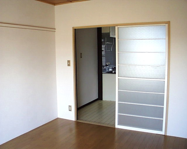 Other room space. Western-style 7 Pledge south-facing sun per well per!