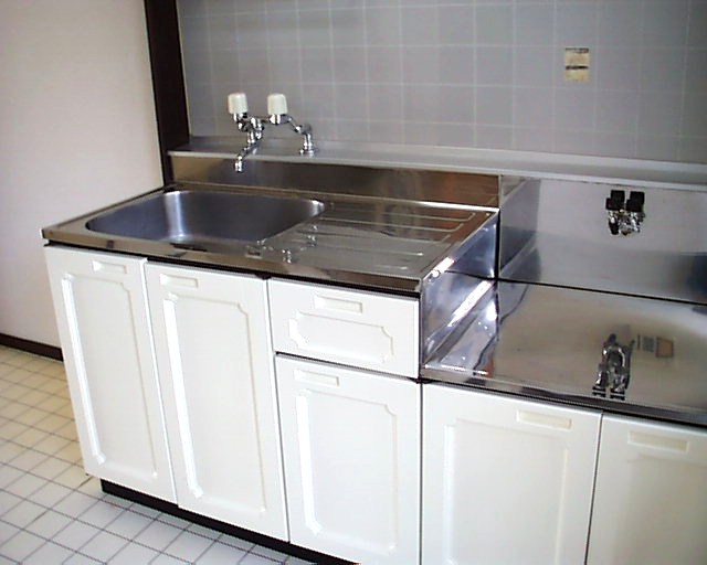 Kitchen. Kitchen gas stove installation Allowed