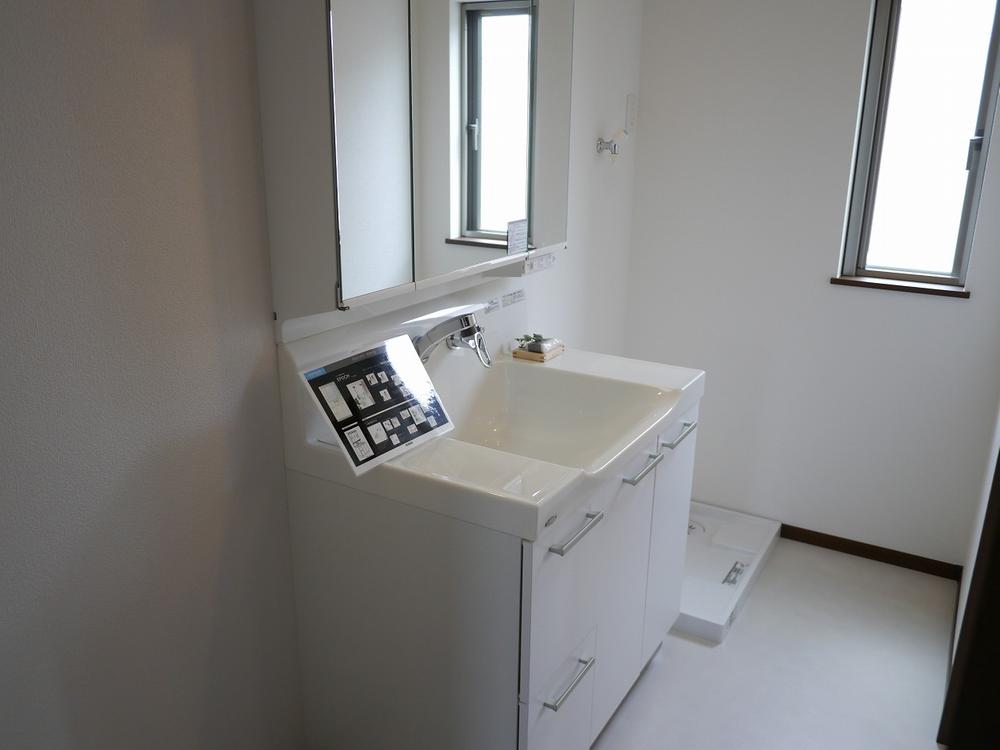 Same specifications photos (Other introspection)