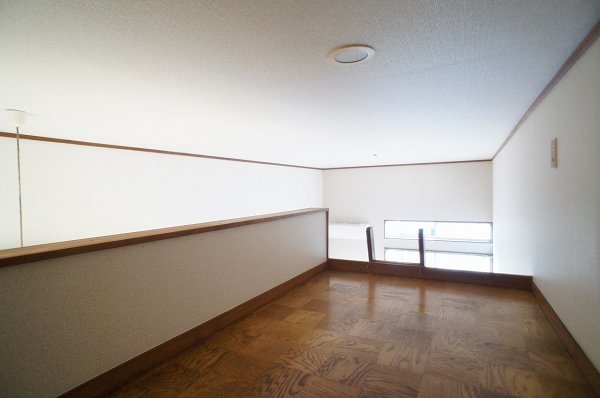 Other room space. loft