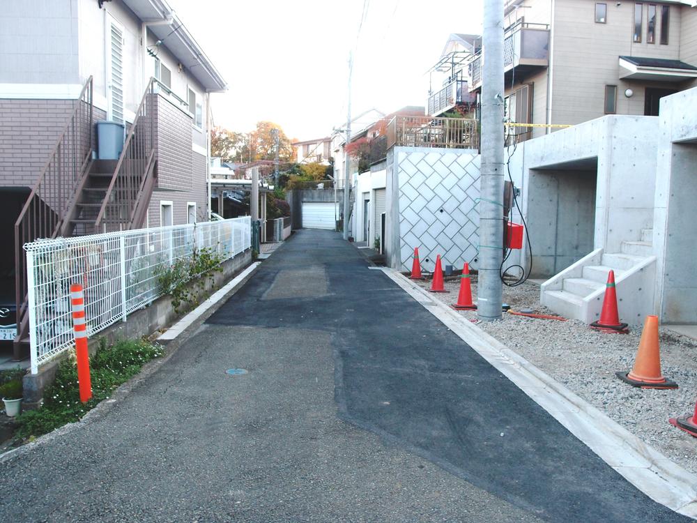 Local photos, including front road. Local (11 May 2013) Shooting